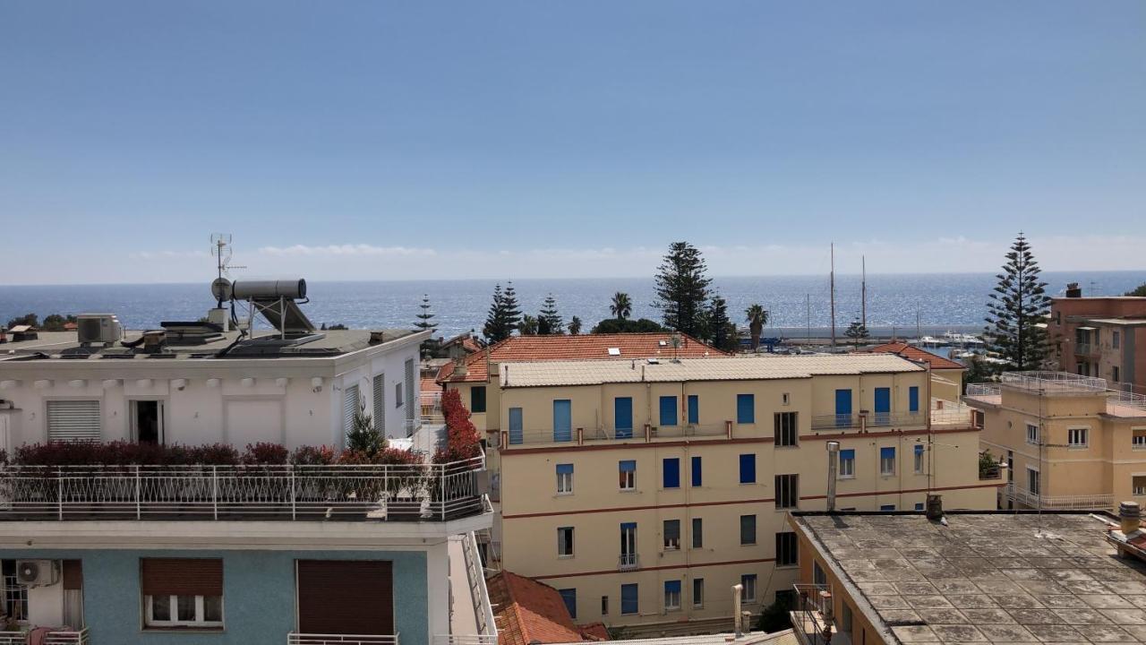 Da Mariella Case Vacanza - Bilocale Sunset Vista Mare Sanremo Eksteriør billede