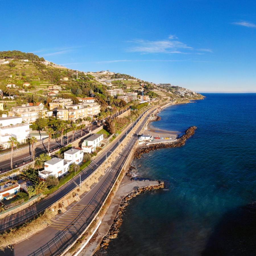 Da Mariella Case Vacanza - Bilocale Sunset Vista Mare Sanremo Eksteriør billede